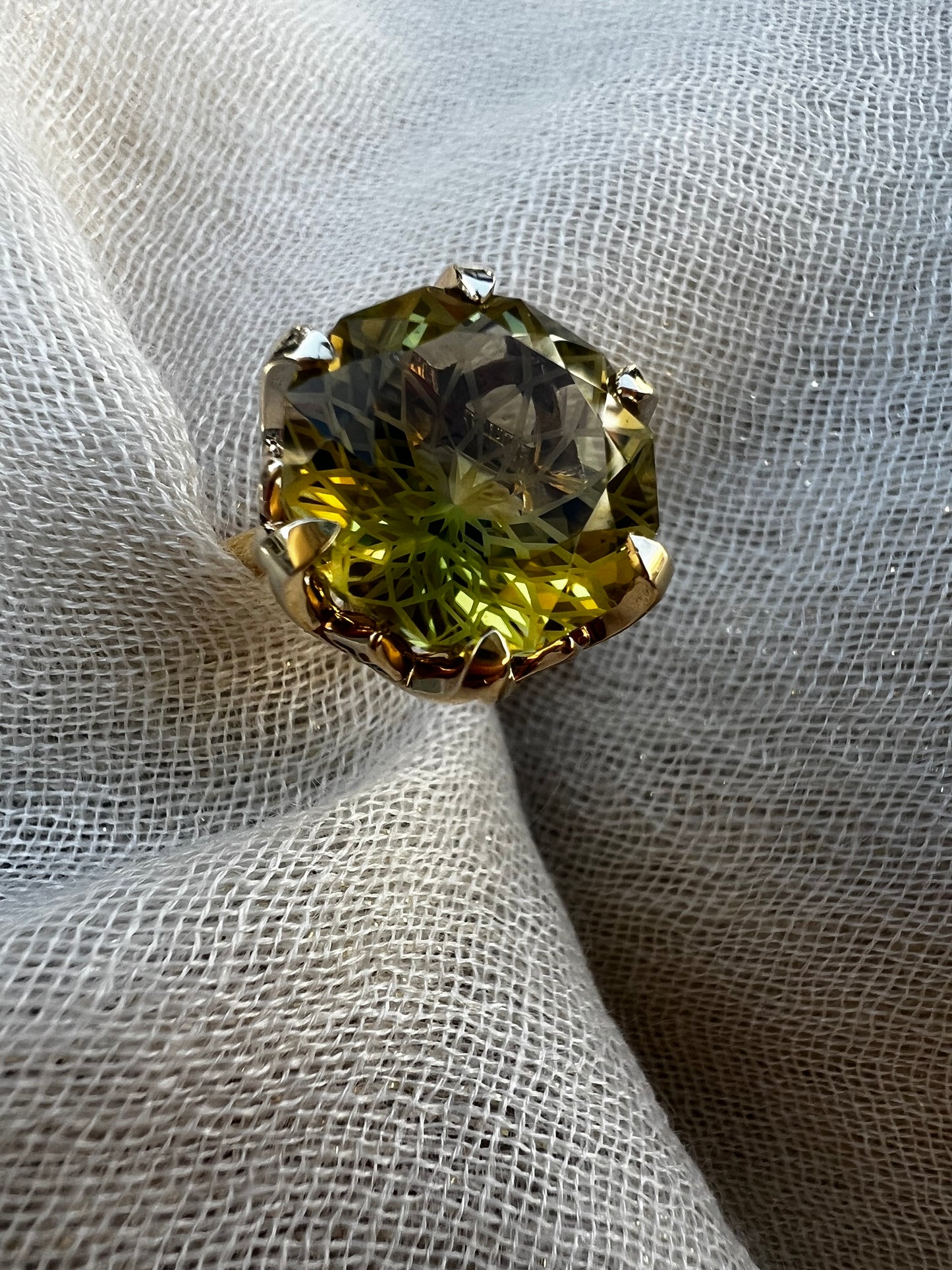Ouro Verde Protea Ring