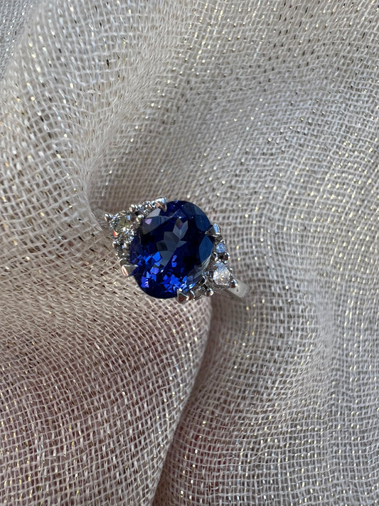 Tanzanite and diamond ring