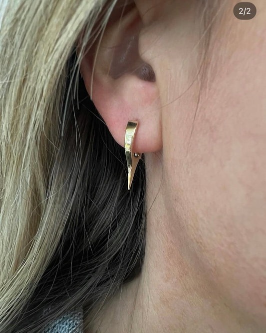 Thorn Huggies in 9ct gold.