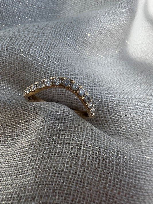 Wave Eternity band in yellow gold