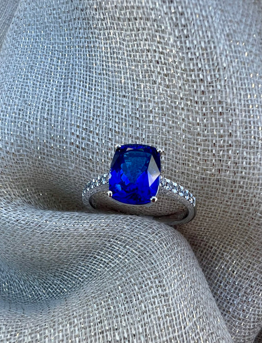 Cushion cut Tanzanite ring