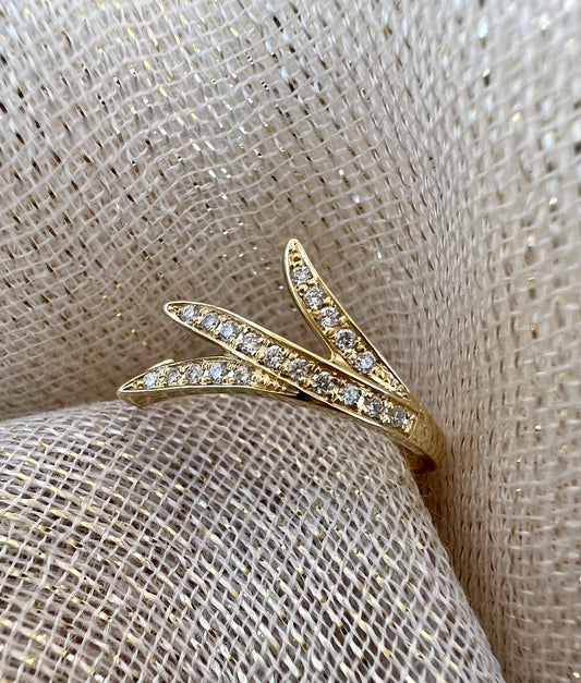 Yellow gold diamond spray Eternity band